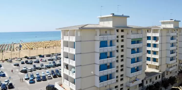Frontemare apartmanházak/ Lido dei Pini